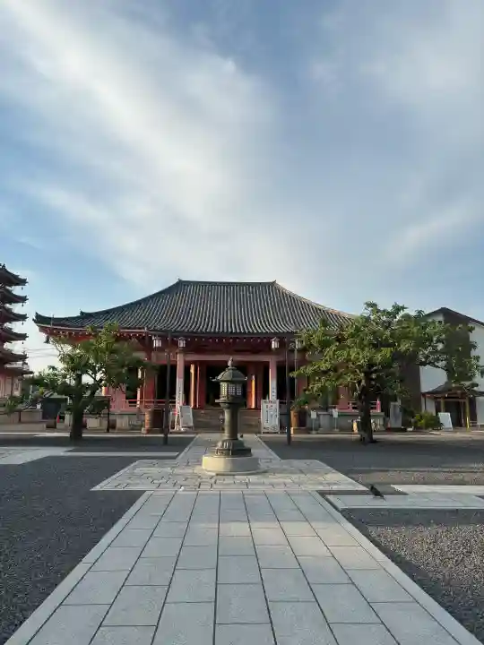 津観音の{uncategorized: "未分類", other: "その他", undefined: "問題あり", building: "その他建物", grave: "お墓", sacred_gate: "鳥居", guardian: "狛犬", statue: "像", buddha: "仏像", history: "歴史", nature: "自然", garden: "庭園", animal: "動物", pagoda: "塔", temizu: "手水舎", mountain_gate: "山門・神門", sanctuary: "本殿・本堂", subordinate: "末社・摂社", art: "芸術", scenery: "景色", jizo: "地蔵", ema: "絵馬", goshuin: "御朱印", omikuji: "おみくじ", items: "授与品その他", amulet: "お守り", goshuincho: "御朱印帳", eats: "食事", festival: "お祭り", votive_dance: "神楽", shichigosan: "七五三参", wedding: "結婚式", experience: "体験その他", initially: "初詣", around: "周辺", anti_infection: "感染症対策"}