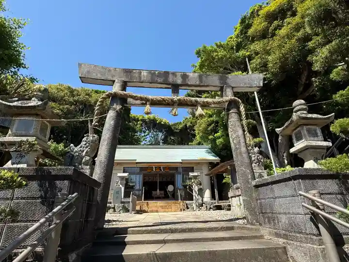 安乗神社の{uncategorized: "未分類", other: "その他", undefined: "問題あり", building: "その他建物", grave: "お墓", sacred_gate: "鳥居", guardian: "狛犬", statue: "像", buddha: "仏像", history: "歴史", nature: "自然", garden: "庭園", animal: "動物", pagoda: "塔", temizu: "手水舎", mountain_gate: "山門・神門", sanctuary: "本殿・本堂", subordinate: "末社・摂社", art: "芸術", scenery: "景色", jizo: "地蔵", ema: "絵馬", goshuin: "御朱印", omikuji: "おみくじ", items: "授与品その他", amulet: "お守り", goshuincho: "御朱印帳", eats: "食事", festival: "お祭り", votive_dance: "神楽", shichigosan: "七五三参", wedding: "結婚式", experience: "体験その他", initially: "初詣", around: "周辺", anti_infection: "感染症対策"}