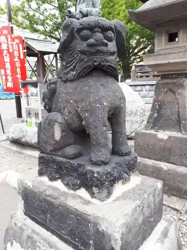 成田山札幌別院新栄寺の狛犬