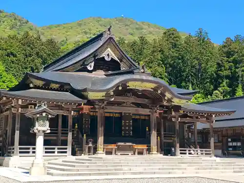 彌彦神社の{uncategorized: "未分類", other: "その他", undefined: "問題あり", building: "その他建物", grave: "お墓", sacred_gate: "鳥居", guardian: "狛犬", statue: "像", buddha: "仏像", history: "歴史", nature: "自然", garden: "庭園", animal: "動物", pagoda: "塔", temizu: "手水舎", mountain_gate: "山門・神門", sanctuary: "本殿・本堂", subordinate: "末社・摂社", art: "芸術", scenery: "景色", jizo: "地蔵", ema: "絵馬", goshuin: "御朱印", omikuji: "おみくじ", items: "授与品その他", amulet: "お守り", goshuincho: "御朱印帳", eats: "食事", festival: "お祭り", votive_dance: "神楽", shichigosan: "七五三参", wedding: "結婚式", experience: "体験その他", initially: "初詣", around: "周辺", anti_infection: "感染症対策"}