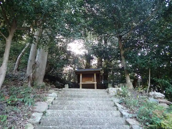 山方比古神社の末社・摂社