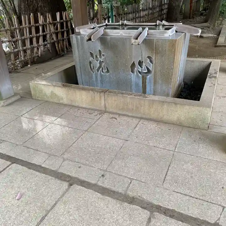 渋谷氷川神社の{uncategorized: "未分類", other: "その他", undefined: "問題あり", building: "その他建物", grave: "お墓", sacred_gate: "鳥居", guardian: "狛犬", statue: "像", buddha: "仏像", history: "歴史", nature: "自然", garden: "庭園", animal: "動物", pagoda: "塔", temizu: "手水舎", mountain_gate: "山門・神門", sanctuary: "本殿・本堂", subordinate: "末社・摂社", art: "芸術", scenery: "景色", jizo: "地蔵", ema: "絵馬", goshuin: "御朱印", omikuji: "おみくじ", items: "授与品その他", amulet: "お守り", goshuincho: "御朱印帳", eats: "食事", festival: "お祭り", votive_dance: "神楽", shichigosan: "七五三参", wedding: "結婚式", experience: "体験その他", initially: "初詣", around: "周辺", anti_infection: "感染症対策"}