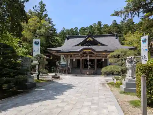 熊野本宮大社の{uncategorized: "未分類", other: "その他", undefined: "問題あり", building: "その他建物", grave: "お墓", sacred_gate: "鳥居", guardian: "狛犬", statue: "像", buddha: "仏像", history: "歴史", nature: "自然", garden: "庭園", animal: "動物", pagoda: "塔", temizu: "手水舎", mountain_gate: "山門・神門", sanctuary: "本殿・本堂", subordinate: "末社・摂社", art: "芸術", scenery: "景色", jizo: "地蔵", ema: "絵馬", goshuin: "御朱印", omikuji: "おみくじ", items: "授与品その他", amulet: "お守り", goshuincho: "御朱印帳", eats: "食事", festival: "お祭り", votive_dance: "神楽", shichigosan: "七五三参", wedding: "結婚式", experience: "体験その他", initially: "初詣", around: "周辺", anti_infection: "感染症対策"}