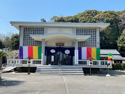 彰見寺の{uncategorized: "未分類", other: "その他", undefined: "問題あり", building: "その他建物", grave: "お墓", sacred_gate: "鳥居", guardian: "狛犬", statue: "像", buddha: "仏像", history: "歴史", nature: "自然", garden: "庭園", animal: "動物", pagoda: "塔", temizu: "手水舎", mountain_gate: "山門・神門", sanctuary: "本殿・本堂", subordinate: "末社・摂社", art: "芸術", scenery: "景色", jizo: "地蔵", ema: "絵馬", goshuin: "御朱印", omikuji: "おみくじ", items: "授与品その他", amulet: "お守り", goshuincho: "御朱印帳", eats: "食事", festival: "お祭り", votive_dance: "神楽", shichigosan: "七五三参", wedding: "結婚式", experience: "体験その他", initially: "初詣", around: "周辺", anti_infection: "感染症対策"}