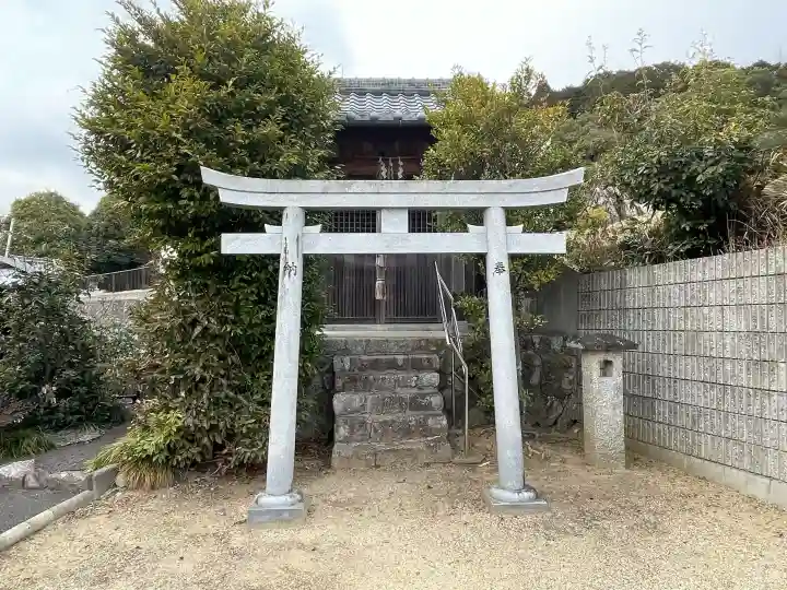 愛宕神社・櫻生稲荷大明神の{uncategorized: "未分類", other: "その他", undefined: "問題あり", building: "その他建物", grave: "お墓", sacred_gate: "鳥居", guardian: "狛犬", statue: "像", buddha: "仏像", history: "歴史", nature: "自然", garden: "庭園", animal: "動物", pagoda: "塔", temizu: "手水舎", mountain_gate: "山門・神門", sanctuary: "本殿・本堂", subordinate: "末社・摂社", art: "芸術", scenery: "景色", jizo: "地蔵", ema: "絵馬", goshuin: "御朱印", omikuji: "おみくじ", items: "授与品その他", amulet: "お守り", goshuincho: "御朱印帳", eats: "食事", festival: "お祭り", votive_dance: "神楽", shichigosan: "七五三参", wedding: "結婚式", experience: "体験その他", initially: "初詣", around: "周辺", anti_infection: "感染症対策"}