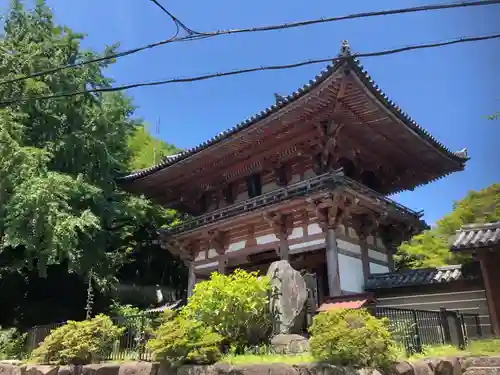 久安寺の山門