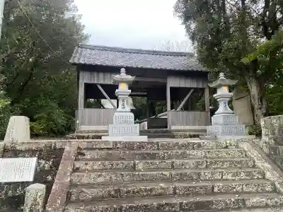福良八幡神社の{uncategorized: "未分類", other: "その他", undefined: "問題あり", building: "その他建物", grave: "お墓", sacred_gate: "鳥居", guardian: "狛犬", statue: "像", buddha: "仏像", history: "歴史", nature: "自然", garden: "庭園", animal: "動物", pagoda: "塔", temizu: "手水舎", mountain_gate: "山門・神門", sanctuary: "本殿・本堂", subordinate: "末社・摂社", art: "芸術", scenery: "景色", jizo: "地蔵", ema: "絵馬", goshuin: "御朱印", omikuji: "おみくじ", items: "授与品その他", amulet: "お守り", goshuincho: "御朱印帳", eats: "食事", festival: "お祭り", votive_dance: "神楽", shichigosan: "七五三参", wedding: "結婚式", experience: "体験その他", initially: "初詣", around: "周辺", anti_infection: "感染症対策"}