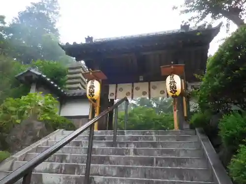 覚園寺の山門・神門