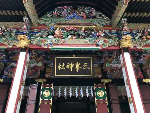 三峯神社の本殿