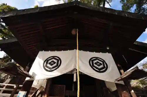 艮神社の本殿