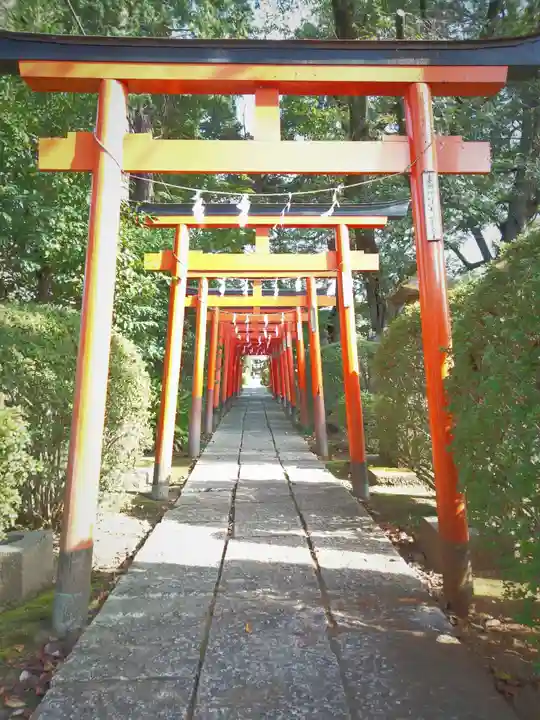 尾曳稲荷神社の鳥居