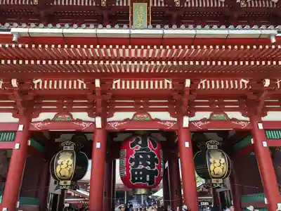 浅草寺の山門・神門