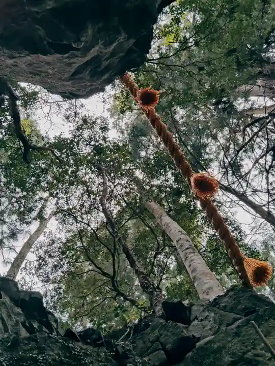 室生龍穴神社の{uncategorized: "未分類", other: "その他", undefined: "問題あり", building: "その他建物", grave: "お墓", sacred_gate: "鳥居", guardian: "狛犬", statue: "像", buddha: "仏像", history: "歴史", nature: "自然", garden: "庭園", animal: "動物", pagoda: "塔", temizu: "手水舎", mountain_gate: "山門・神門", sanctuary: "本殿・本堂", subordinate: "末社・摂社", art: "芸術", scenery: "景色", jizo: "地蔵", ema: "絵馬", goshuin: "御朱印", omikuji: "おみくじ", items: "授与品その他", amulet: "お守り", goshuincho: "御朱印帳", eats: "食事", festival: "お祭り", votive_dance: "神楽", shichigosan: "七五三参", wedding: "結婚式", experience: "体験その他", initially: "初詣", around: "周辺", anti_infection: "感染症対策"}
