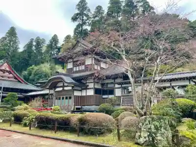 本漸寺の{uncategorized: "未分類", other: "その他", undefined: "問題あり", building: "その他建物", grave: "お墓", sacred_gate: "鳥居", guardian: "狛犬", statue: "像", buddha: "仏像", history: "歴史", nature: "自然", garden: "庭園", animal: "動物", pagoda: "塔", temizu: "手水舎", mountain_gate: "山門・神門", sanctuary: "本殿・本堂", subordinate: "末社・摂社", art: "芸術", scenery: "景色", jizo: "地蔵", ema: "絵馬", goshuin: "御朱印", omikuji: "おみくじ", items: "授与品その他", amulet: "お守り", goshuincho: "御朱印帳", eats: "食事", festival: "お祭り", votive_dance: "神楽", shichigosan: "七五三参", wedding: "結婚式", experience: "体験その他", initially: "初詣", around: "周辺", anti_infection: "感染症対策"}
