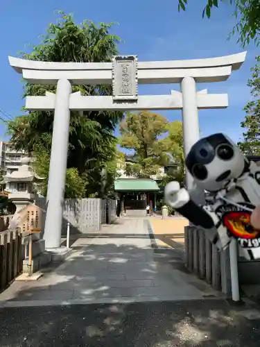 素盞嗚神社の{uncategorized: "未分類", other: "その他", undefined: "問題あり", building: "その他建物", grave: "お墓", sacred_gate: "鳥居", guardian: "狛犬", statue: "像", buddha: "仏像", history: "歴史", nature: "自然", garden: "庭園", animal: "動物", pagoda: "塔", temizu: "手水舎", mountain_gate: "山門・神門", sanctuary: "本殿・本堂", subordinate: "末社・摂社", art: "芸術", scenery: "景色", jizo: "地蔵", ema: "絵馬", goshuin: "御朱印", omikuji: "おみくじ", items: "授与品その他", amulet: "お守り", goshuincho: "御朱印帳", eats: "食事", festival: "お祭り", votive_dance: "神楽", shichigosan: "七五三参", wedding: "結婚式", experience: "体験その他", initially: "初詣", around: "周辺", anti_infection: "感染症対策"}