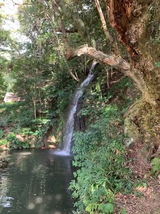 出雲大社北島国造館 出雲教の自然