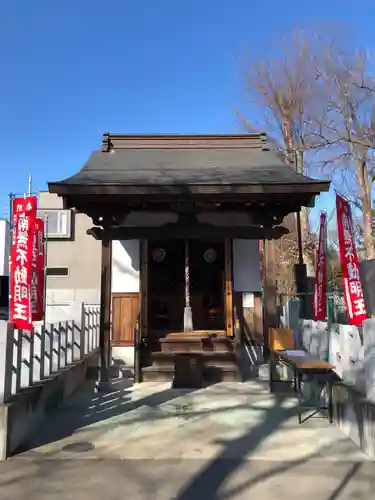 西新井不動堂の本殿・本堂