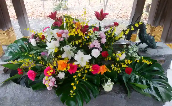 彌彦神社 (伊夜日子神社)の手水舎