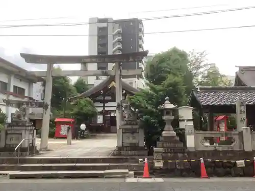 三輪神社の鳥居