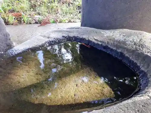 岩崎二前神社の手水