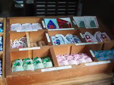 新井薬師（梅照院）の授与品その他