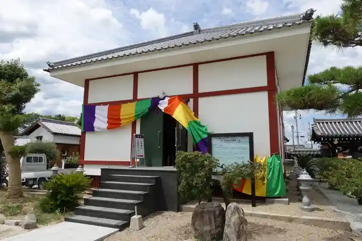 極楽寺の本殿・本堂