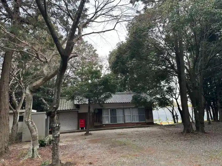 多奈閇神社の{uncategorized: "未分類", other: "その他", undefined: "問題あり", building: "その他建物", grave: "お墓", sacred_gate: "鳥居", guardian: "狛犬", statue: "像", buddha: "仏像", history: "歴史", nature: "自然", garden: "庭園", animal: "動物", pagoda: "塔", temizu: "手水舎", mountain_gate: "山門・神門", sanctuary: "本殿・本堂", subordinate: "末社・摂社", art: "芸術", scenery: "景色", jizo: "地蔵", ema: "絵馬", goshuin: "御朱印", omikuji: "おみくじ", items: "授与品その他", amulet: "お守り", goshuincho: "御朱印帳", eats: "食事", festival: "お祭り", votive_dance: "神楽", shichigosan: "七五三参", wedding: "結婚式", experience: "体験その他", initially: "初詣", around: "周辺", anti_infection: "感染症対策"}