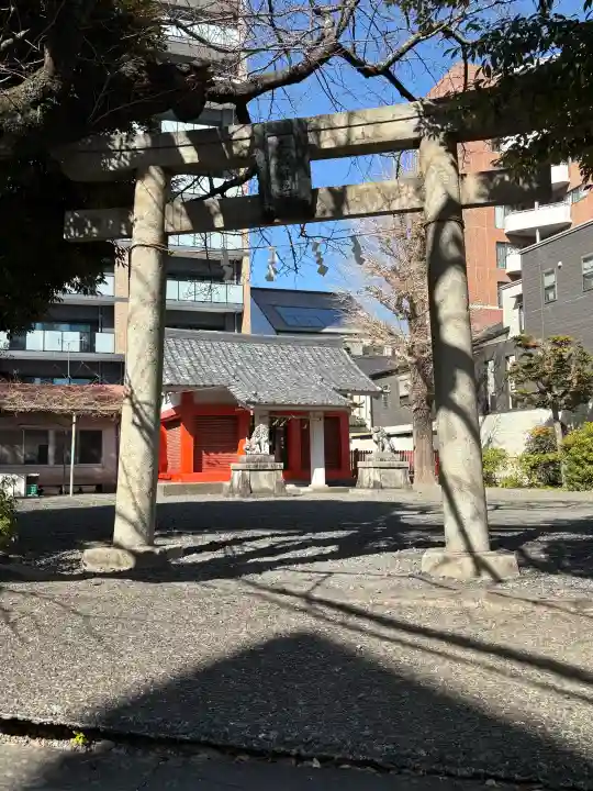 三之御前社の{uncategorized: "未分類", other: "その他", undefined: "問題あり", building: "その他建物", grave: "お墓", sacred_gate: "鳥居", guardian: "狛犬", statue: "像", buddha: "仏像", history: "歴史", nature: "自然", garden: "庭園", animal: "動物", pagoda: "塔", temizu: "手水舎", mountain_gate: "山門・神門", sanctuary: "本殿・本堂", subordinate: "末社・摂社", art: "芸術", scenery: "景色", jizo: "地蔵", ema: "絵馬", goshuin: "御朱印", omikuji: "おみくじ", items: "授与品その他", amulet: "お守り", goshuincho: "御朱印帳", eats: "食事", festival: "お祭り", votive_dance: "神楽", shichigosan: "七五三参", wedding: "結婚式", experience: "体験その他", initially: "初詣", around: "周辺", anti_infection: "感染症対策"}