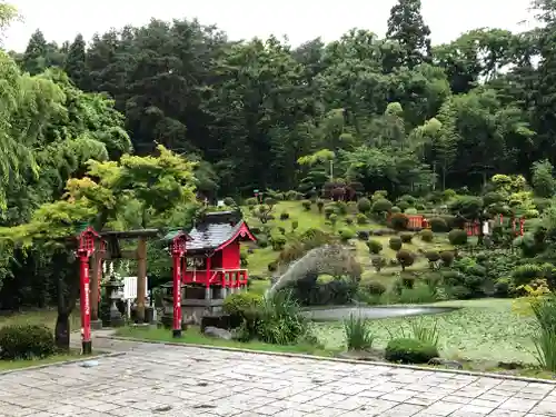 榊山稲荷神社の庭園