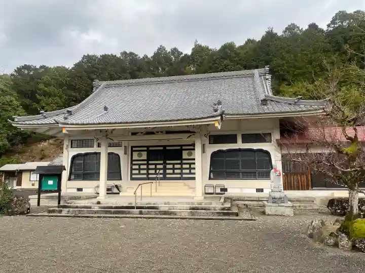 万重寺の{uncategorized: "未分類", other: "その他", undefined: "問題あり", building: "その他建物", grave: "お墓", sacred_gate: "鳥居", guardian: "狛犬", statue: "像", buddha: "仏像", history: "歴史", nature: "自然", garden: "庭園", animal: "動物", pagoda: "塔", temizu: "手水舎", mountain_gate: "山門・神門", sanctuary: "本殿・本堂", subordinate: "末社・摂社", art: "芸術", scenery: "景色", jizo: "地蔵", ema: "絵馬", goshuin: "御朱印", omikuji: "おみくじ", items: "授与品その他", amulet: "お守り", goshuincho: "御朱印帳", eats: "食事", festival: "お祭り", votive_dance: "神楽", shichigosan: "七五三参", wedding: "結婚式", experience: "体験その他", initially: "初詣", around: "周辺", anti_infection: "感染症対策"}