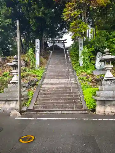 三島神社の{uncategorized: "未分類", other: "その他", undefined: "問題あり", building: "その他建物", grave: "お墓", sacred_gate: "鳥居", guardian: "狛犬", statue: "像", buddha: "仏像", history: "歴史", nature: "自然", garden: "庭園", animal: "動物", pagoda: "塔", temizu: "手水舎", mountain_gate: "山門・神門", sanctuary: "本殿・本堂", subordinate: "末社・摂社", art: "芸術", scenery: "景色", jizo: "地蔵", ema: "絵馬", goshuin: "御朱印", omikuji: "おみくじ", items: "授与品その他", amulet: "お守り", goshuincho: "御朱印帳", eats: "食事", festival: "お祭り", votive_dance: "神楽", shichigosan: "七五三参", wedding: "結婚式", experience: "体験その他", initially: "初詣", around: "周辺", anti_infection: "感染症対策"}