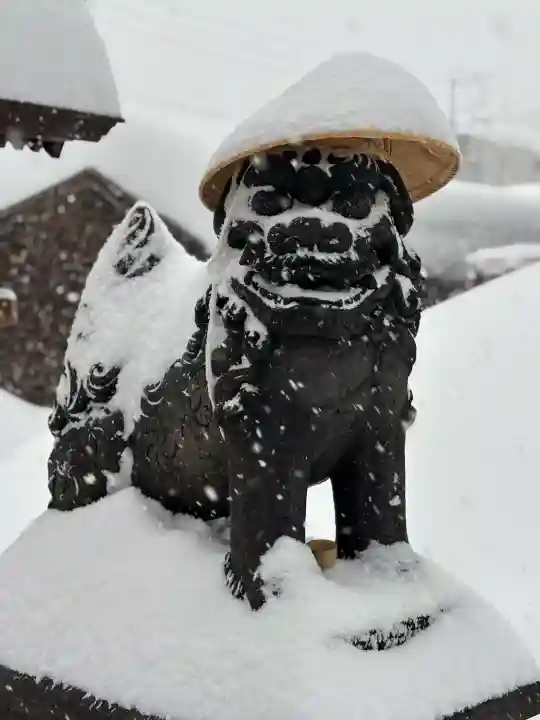 札幌諏訪神社の{uncategorized: "未分類", other: "その他", undefined: "問題あり", building: "その他建物", grave: "お墓", sacred_gate: "鳥居", guardian: "狛犬", statue: "像", buddha: "仏像", history: "歴史", nature: "自然", garden: "庭園", animal: "動物", pagoda: "塔", temizu: "手水舎", mountain_gate: "山門・神門", sanctuary: "本殿・本堂", subordinate: "末社・摂社", art: "芸術", scenery: "景色", jizo: "地蔵", ema: "絵馬", goshuin: "御朱印", omikuji: "おみくじ", items: "授与品その他", amulet: "お守り", goshuincho: "御朱印帳", eats: "食事", festival: "お祭り", votive_dance: "神楽", shichigosan: "七五三参", wedding: "結婚式", experience: "体験その他", initially: "初詣", around: "周辺", anti_infection: "感染症対策"}