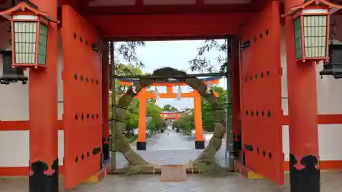 伏見稲荷大社の山門・神門