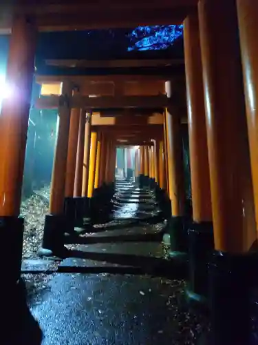 伏見稲荷大社間ノ峰（荷田社神蹟・ 伊勢大神）(京都府)
