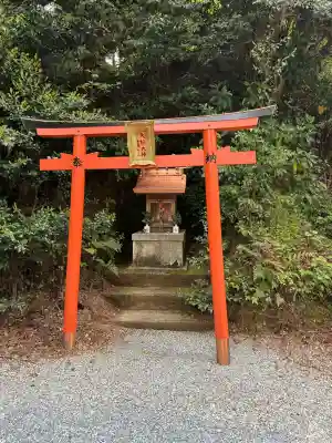 安志稲荷神社の{uncategorized: "未分類", other: "その他", undefined: "問題あり", building: "その他建物", grave: "お墓", sacred_gate: "鳥居", guardian: "狛犬", statue: "像", buddha: "仏像", history: "歴史", nature: "自然", garden: "庭園", animal: "動物", pagoda: "塔", temizu: "手水舎", mountain_gate: "山門・神門", sanctuary: "本殿・本堂", subordinate: "末社・摂社", art: "芸術", scenery: "景色", jizo: "地蔵", ema: "絵馬", goshuin: "御朱印", omikuji: "おみくじ", items: "授与品その他", amulet: "お守り", goshuincho: "御朱印帳", eats: "食事", festival: "お祭り", votive_dance: "神楽", shichigosan: "七五三参", wedding: "結婚式", experience: "体験その他", initially: "初詣", around: "周辺", anti_infection: "感染症対策"}