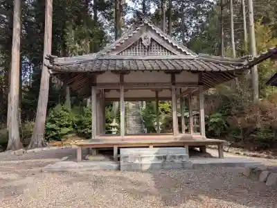 白鳥神社の{uncategorized: "未分類", other: "その他", undefined: "問題あり", building: "その他建物", grave: "お墓", sacred_gate: "鳥居", guardian: "狛犬", statue: "像", buddha: "仏像", history: "歴史", nature: "自然", garden: "庭園", animal: "動物", pagoda: "塔", temizu: "手水舎", mountain_gate: "山門・神門", sanctuary: "本殿・本堂", subordinate: "末社・摂社", art: "芸術", scenery: "景色", jizo: "地蔵", ema: "絵馬", goshuin: "御朱印", omikuji: "おみくじ", items: "授与品その他", amulet: "お守り", goshuincho: "御朱印帳", eats: "食事", festival: "お祭り", votive_dance: "神楽", shichigosan: "七五三参", wedding: "結婚式", experience: "体験その他", initially: "初詣", around: "周辺", anti_infection: "感染症対策"}