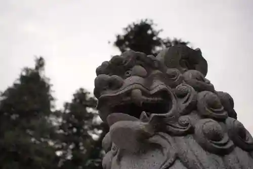 中氷川神社の狛犬