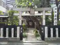 四谷於岩稲荷田宮神社の鳥居
