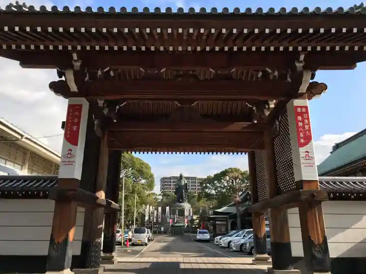 日蓮上人銅像護持教会(身延山福岡別院)(福岡県)