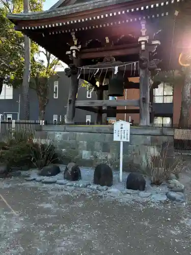 葛飾八幡宮の{uncategorized: "未分類", other: "その他", undefined: "問題あり", building: "その他建物", grave: "お墓", sacred_gate: "鳥居", guardian: "狛犬", statue: "像", buddha: "仏像", history: "歴史", nature: "自然", garden: "庭園", animal: "動物", pagoda: "塔", temizu: "手水舎", mountain_gate: "山門・神門", sanctuary: "本殿・本堂", subordinate: "末社・摂社", art: "芸術", scenery: "景色", jizo: "地蔵", ema: "絵馬", goshuin: "御朱印", omikuji: "おみくじ", items: "授与品その他", amulet: "お守り", goshuincho: "御朱印帳", eats: "食事", festival: "お祭り", votive_dance: "神楽", shichigosan: "七五三参", wedding: "結婚式", experience: "体験その他", initially: "初詣", around: "周辺", anti_infection: "感染症対策"}