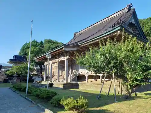 西性寺の本殿