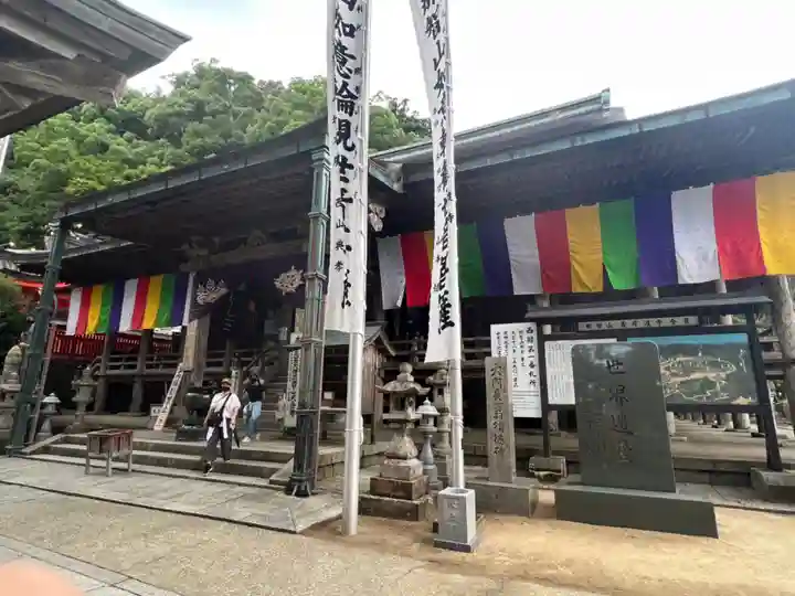 青岸渡寺の本殿・本堂