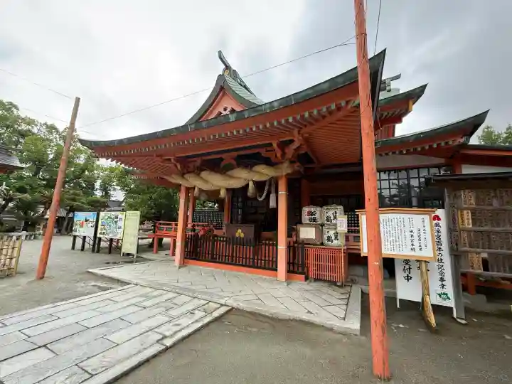 風浪宮の{uncategorized: "未分類", other: "その他", undefined: "問題あり", building: "その他建物", grave: "お墓", sacred_gate: "鳥居", guardian: "狛犬", statue: "像", buddha: "仏像", history: "歴史", nature: "自然", garden: "庭園", animal: "動物", pagoda: "塔", temizu: "手水舎", mountain_gate: "山門・神門", sanctuary: "本殿・本堂", subordinate: "末社・摂社", art: "芸術", scenery: "景色", jizo: "地蔵", ema: "絵馬", goshuin: "御朱印", omikuji: "おみくじ", items: "授与品その他", amulet: "お守り", goshuincho: "御朱印帳", eats: "食事", festival: "お祭り", votive_dance: "神楽", shichigosan: "七五三参", wedding: "結婚式", experience: "体験その他", initially: "初詣", around: "周辺", anti_infection: "感染症対策"}