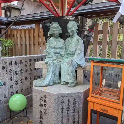 露天神社（お初天神）の像