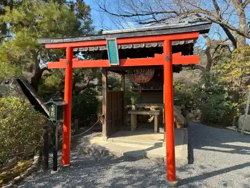 龍安寺の{uncategorized: "未分類", other: "その他", undefined: "問題あり", building: "その他建物", grave: "お墓", sacred_gate: "鳥居", guardian: "狛犬", statue: "像", buddha: "仏像", history: "歴史", nature: "自然", garden: "庭園", animal: "動物", pagoda: "塔", temizu: "手水舎", mountain_gate: "山門・神門", sanctuary: "本殿・本堂", subordinate: "末社・摂社", art: "芸術", scenery: "景色", jizo: "地蔵", ema: "絵馬", goshuin: "御朱印", omikuji: "おみくじ", items: "授与品その他", amulet: "お守り", goshuincho: "御朱印帳", eats: "食事", festival: "お祭り", votive_dance: "神楽", shichigosan: "七五三参", wedding: "結婚式", experience: "体験その他", initially: "初詣", around: "周辺", anti_infection: "感染症対策"}