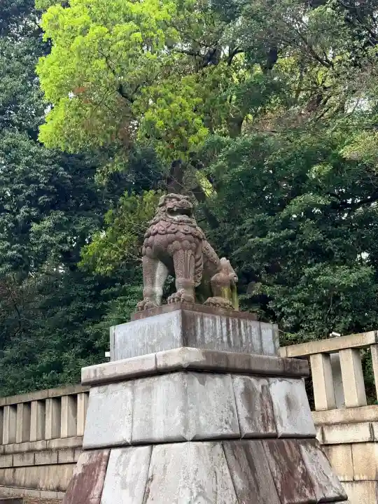 靖國神社の{uncategorized: "未分類", other: "その他", undefined: "問題あり", building: "その他建物", grave: "お墓", sacred_gate: "鳥居", guardian: "狛犬", statue: "像", buddha: "仏像", history: "歴史", nature: "自然", garden: "庭園", animal: "動物", pagoda: "塔", temizu: "手水舎", mountain_gate: "山門・神門", sanctuary: "本殿・本堂", subordinate: "末社・摂社", art: "芸術", scenery: "景色", jizo: "地蔵", ema: "絵馬", goshuin: "御朱印", omikuji: "おみくじ", items: "授与品その他", amulet: "お守り", goshuincho: "御朱印帳", eats: "食事", festival: "お祭り", votive_dance: "神楽", shichigosan: "七五三参", wedding: "結婚式", experience: "体験その他", initially: "初詣", around: "周辺", anti_infection: "感染症対策"}