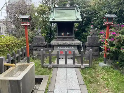最上稲荷の{uncategorized: "未分類", other: "その他", undefined: "問題あり", building: "その他建物", grave: "お墓", sacred_gate: "鳥居", guardian: "狛犬", statue: "像", buddha: "仏像", history: "歴史", nature: "自然", garden: "庭園", animal: "動物", pagoda: "塔", temizu: "手水舎", mountain_gate: "山門・神門", sanctuary: "本殿・本堂", subordinate: "末社・摂社", art: "芸術", scenery: "景色", jizo: "地蔵", ema: "絵馬", goshuin: "御朱印", omikuji: "おみくじ", items: "授与品その他", amulet: "お守り", goshuincho: "御朱印帳", eats: "食事", festival: "お祭り", votive_dance: "神楽", shichigosan: "七五三参", wedding: "結婚式", experience: "体験その他", initially: "初詣", around: "周辺", anti_infection: "感染症対策"}