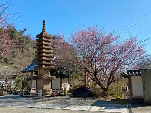 覚園寺の塔