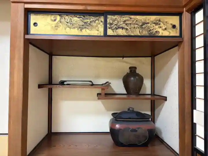 清見寺の{uncategorized: "未分類", other: "その他", undefined: "問題あり", building: "その他建物", grave: "お墓", sacred_gate: "鳥居", guardian: "狛犬", statue: "像", buddha: "仏像", history: "歴史", nature: "自然", garden: "庭園", animal: "動物", pagoda: "塔", temizu: "手水舎", mountain_gate: "山門・神門", sanctuary: "本殿・本堂", subordinate: "末社・摂社", art: "芸術", scenery: "景色", jizo: "地蔵", ema: "絵馬", goshuin: "御朱印", omikuji: "おみくじ", items: "授与品その他", amulet: "お守り", goshuincho: "御朱印帳", eats: "食事", festival: "お祭り", votive_dance: "神楽", shichigosan: "七五三参", wedding: "結婚式", experience: "体験その他", initially: "初詣", around: "周辺", anti_infection: "感染症対策"}