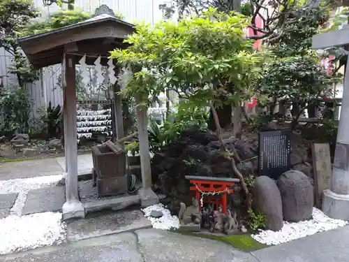 讃岐小白稲荷神社の手水舎